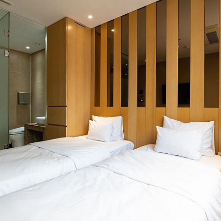 Hotel The Designers Hongdae Сеул Екстериор снимка