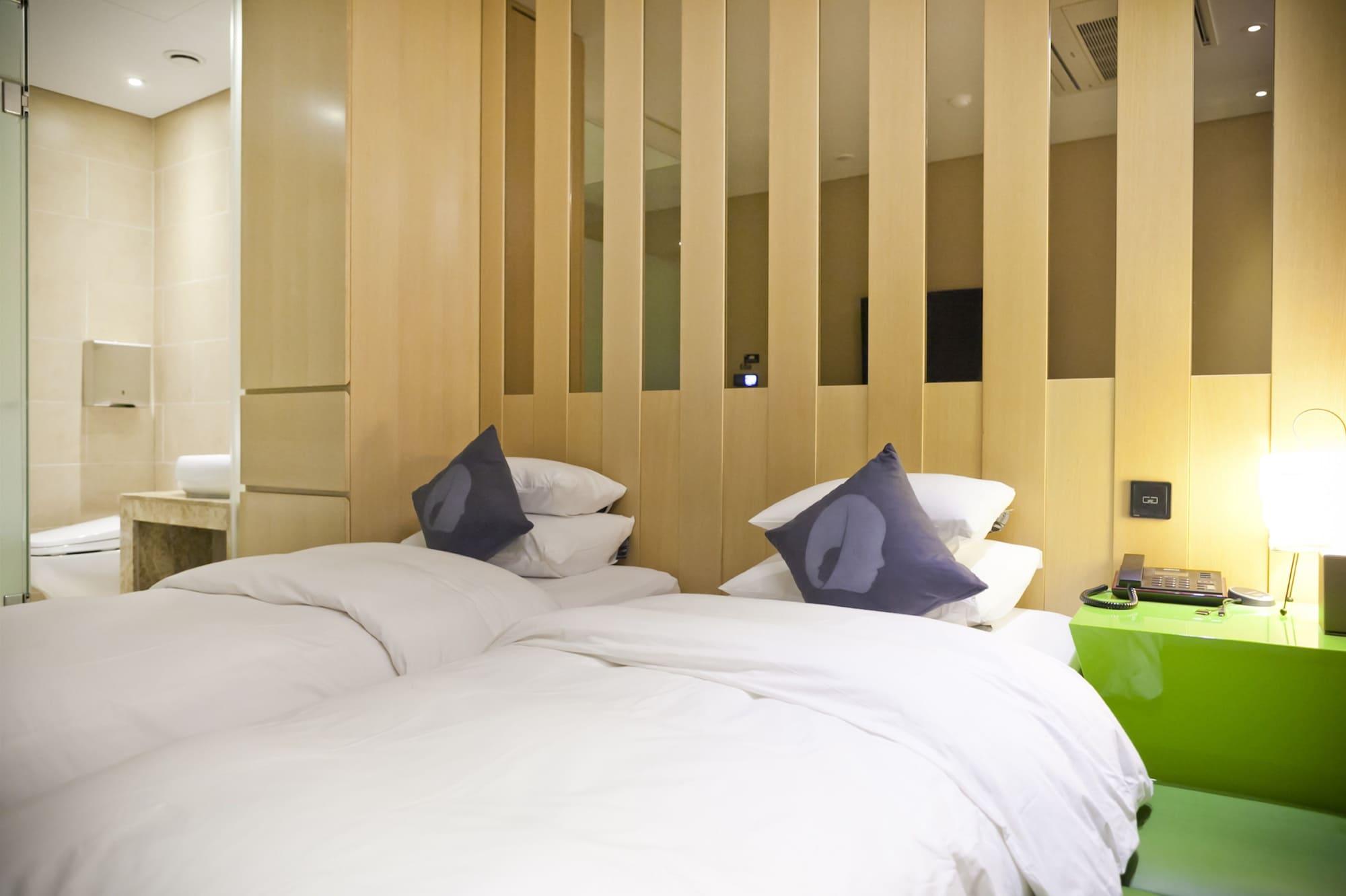 Hotel The Designers Hongdae Сеул Екстериор снимка