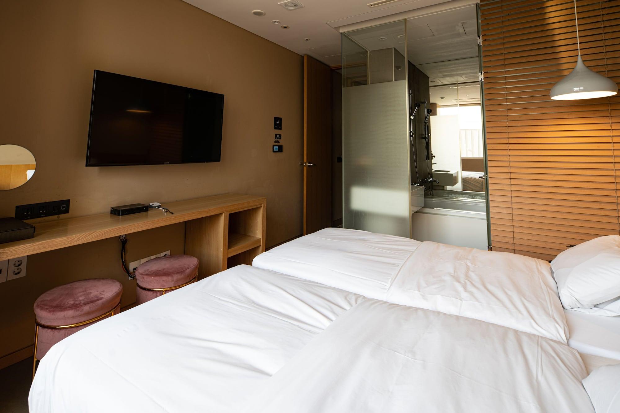 Hotel The Designers Hongdae Сеул Екстериор снимка
