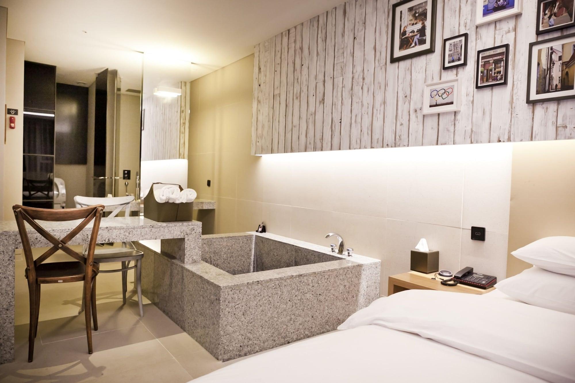Hotel The Designers Hongdae Сеул Екстериор снимка