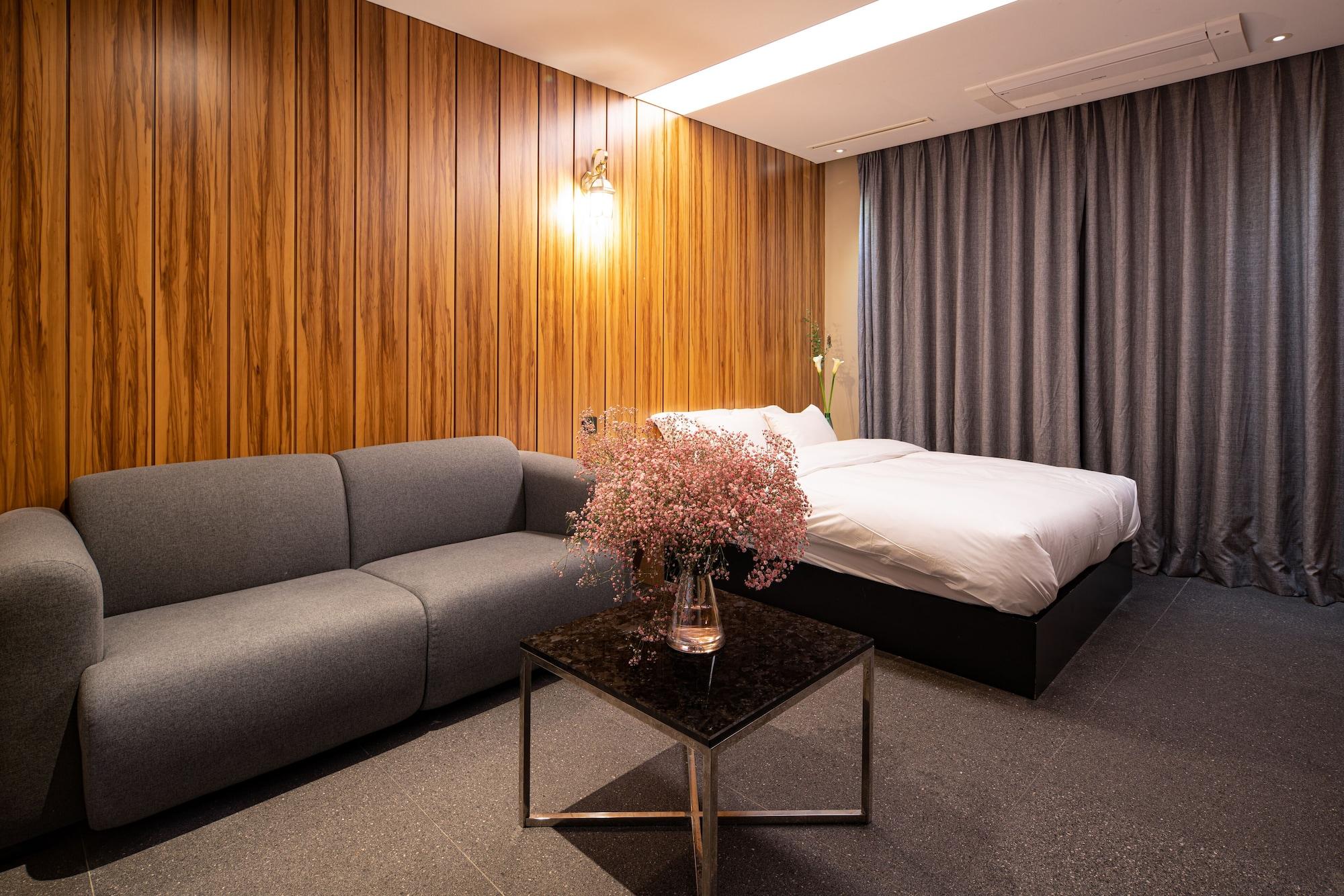 Hotel The Designers Hongdae Сеул Екстериор снимка