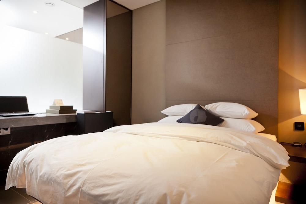 Hotel The Designers Hongdae Сеул Екстериор снимка