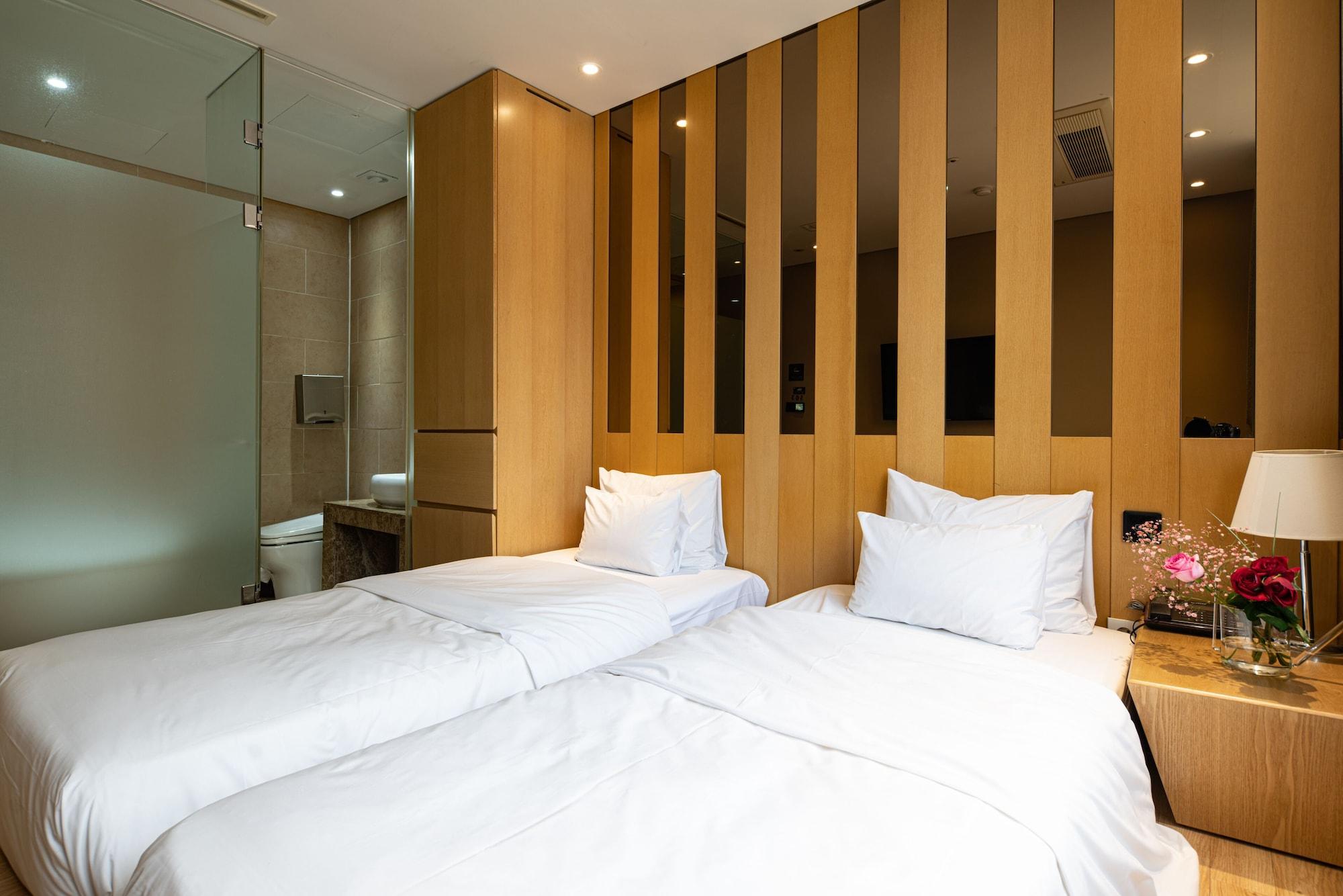 Hotel The Designers Hongdae Сеул Екстериор снимка