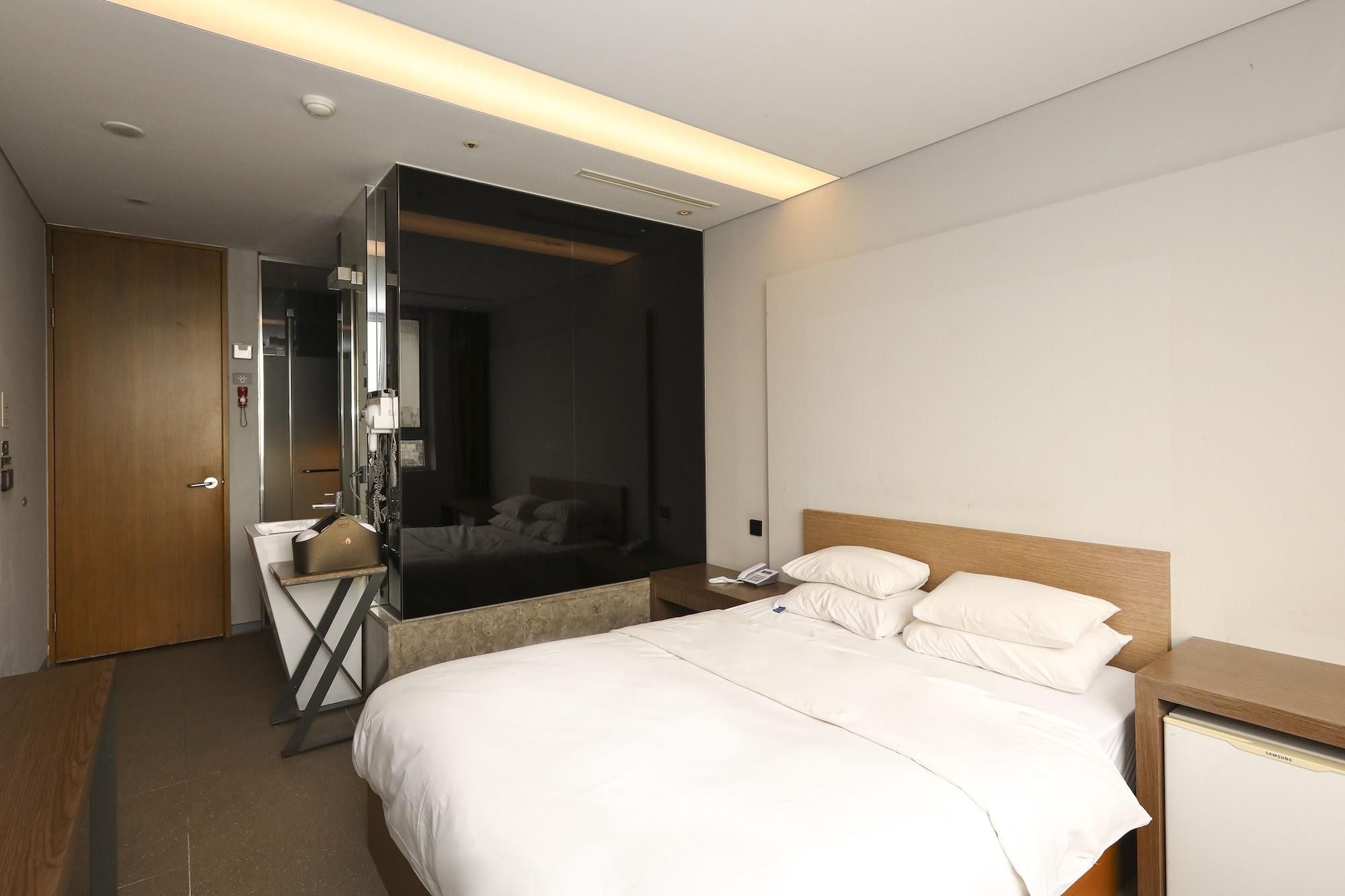 Hotel The Designers Hongdae Сеул Екстериор снимка